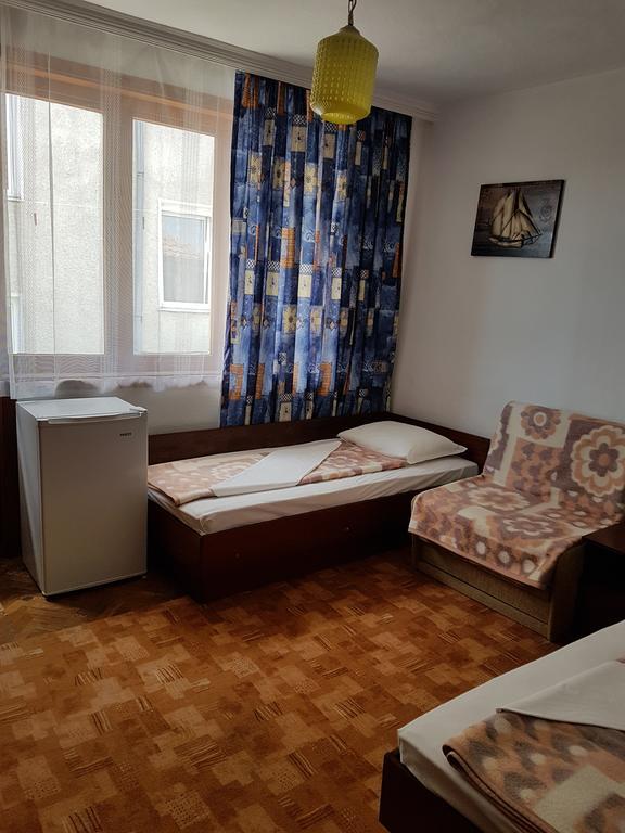 Guest Rooms Denitsa Obzor Exteriör bild